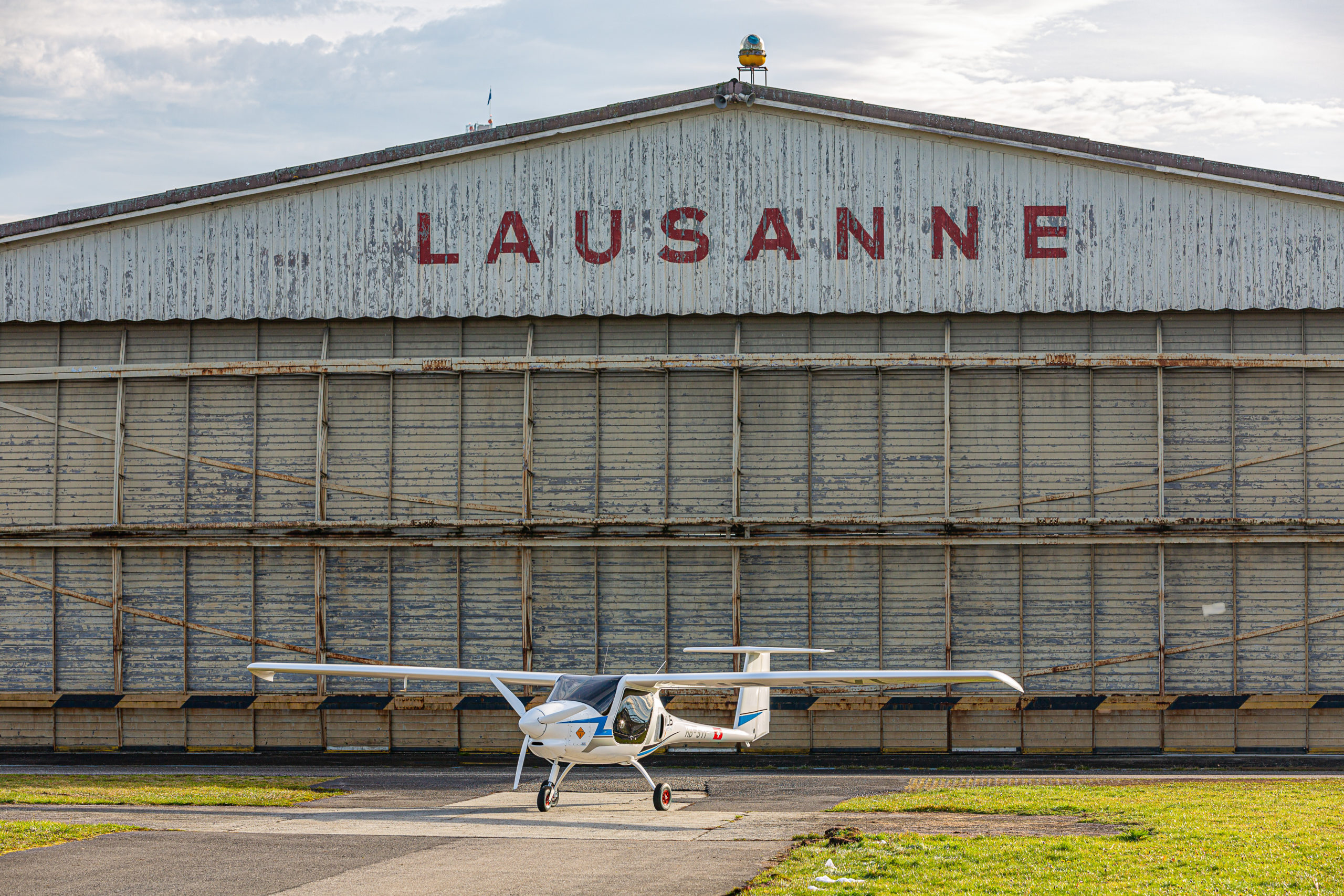 Arrivée du Pipistrel Velis à l'Aéroport de Lausanne Bléchere